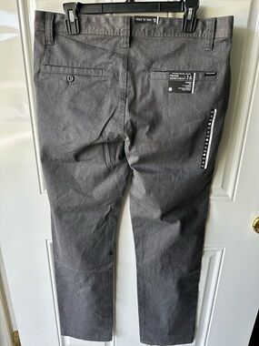 Volcom Frickin Modern Street 33x32 NWT